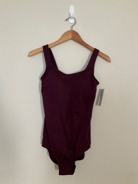 NWT Lands' End Women's Tugless Low Leg One Piece Swimsuit - Size 10